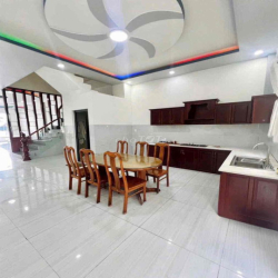 CHO THUÊ NHÀ 3 LẦU ĐẸP MẶT TIỀN QUỐC LỘ 1A KDC VĂN HOÁ TÂY ĐÔ