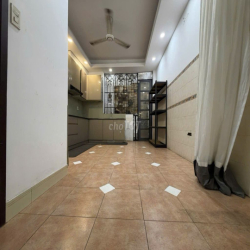 Cho thuê nhà MT 31 Đào Duy Anh, Phú Nhuận, 4 Tầng, DTSD: 360m2