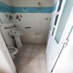Phòng đẹp tiện nghi hướng Ban Công ngay Tân Thới Hiệp, gần CV PMQT