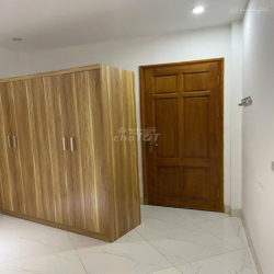 Cho thuê nhà riêng 3 tầng 3 ngủ thoáng mát Đồng Nhân, Đông La