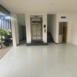 NHÀ GÓC ĐẸP QUẬN 1 CẦN CHO THUÊ