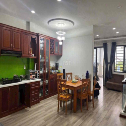 NHÀ MẶT TIỀN VƯỜN LÀI 2LẦU CHO THUÊ