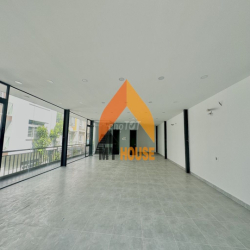 CHIẾC TOÀ VP FULL KÍNH Q2 MỚI XÂY TRỐNG SUỐT 3TẦNG