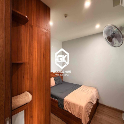 CHO THUÊ DÀI HẠN CĂN HỘ 2 PHÒNG NGỦ TẦNG CAO VIEW XÉO BIỂN TOÀ NHÀ HUD