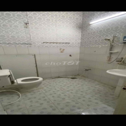 phòng lớn full nt ở được 4 người . chủ nhà cho thuê