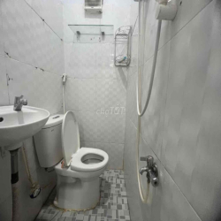 🌹🌹🌹Cho thuê căn hộ phan xích long 67m 2pn 1wc bancon 11tr
