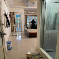 Nhà 3 tầng mới đẹp, 4m x 17m, 3PN, 3WC, Full nội thất, MT đường số 2