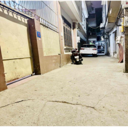 Cho thuê nhà nguyên căn. Trần Quang Diệu. Đống Đa. HN. 60m x 4 tầng 25