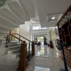 NHÀ ĐẸP NHƯ MỚI,DT4*15M,1LUNG,2LAU,5PN,HẼM NHỰA OTO ĐẬU TRONG NHÀ