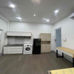 Phòng Studio ban công đủ tiện nghi gần q1