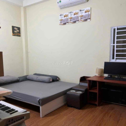 cho thê nhà 1 trệt 2 lầu 4pn hxh đường 14 Phước Bình Q9 giá 10 triệu/t