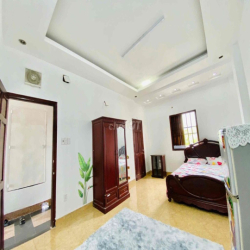 cho thue toà nhà ks mt QL có 21p