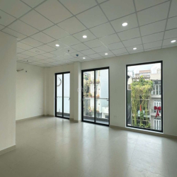 GÓC 2MT NGUYỄN BỈNH KHIÊM, QUẬN 1. NHÀ MỚI HẦM 5L