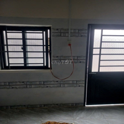 Còn phòng căn đầu, nhà mới, tách bếp, có cửa hậu