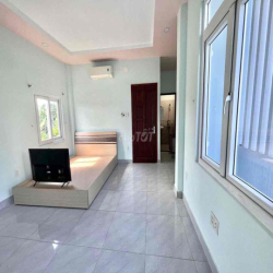 Cho Thuê Phòng Ban Công - Ngay Ngã Tư Thủ Đức - 40m2 Full Nội Thất