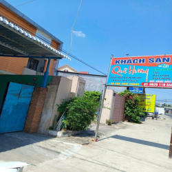 Nhà cho thuê 160m ngã 4 tú điền