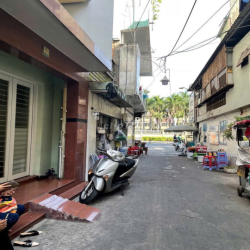 NHÀ HẺM XE HƠI GẦN MẶT TIỀN 3 THÁNG 2 TIỆN Ở VÀ KINH DOANH