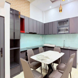 nhà 1 trệt 2 lầu 1 tum 4pn gần chợ vườn lài