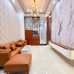 nhà 1 trệt 2 lầu 1 tum 4pn gần chợ vườn lài