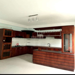 CĂN GÓC 2 MẶT TIỀN 1 TRỆT 3 LẦU, DT 5×20. ĐƯỜNG LỚN XE TẢI THÔNG