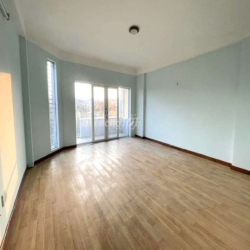 CĂN GÓC 2 MẶT TIỀN 1 TRỆT 3 LẦU, DT 5×20. ĐƯỜNG LỚN XE TẢI THÔNG
