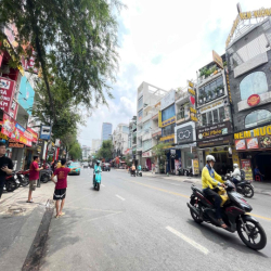 Mặt tiền Nguyễn Gia Trí, Bình Thạnh 5x20m