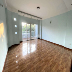CĂN GÓC 2 MẶT TIỀN 1 TRỆT 3 LẦU, DT 5×20. ĐƯỜNG LỚN XE TẢI THÔNG