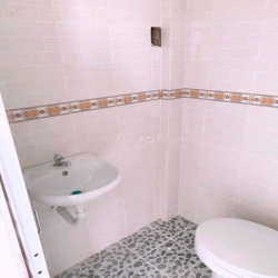 CHO THUÊ PHÒNG TRỌ SẴN MÁY LẠNH - THANG MÁY - NGÃ TƯ BỐN XÃ