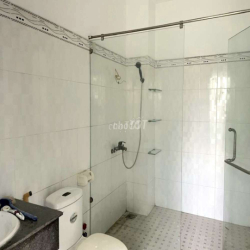CĂN GÓC 2 MẶT TIỀN 1 TRỆT 3 LẦU, DT 5×20. ĐƯỜNG LỚN XE TẢI THÔNG
