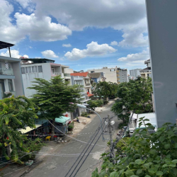 Cho thuê nhà nguyên căn trung tâm quận 7