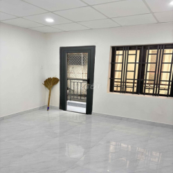 Nhà mặt tiền hẻm xe tải  Đuong Phạm Hùng chính chủ cho thuê.