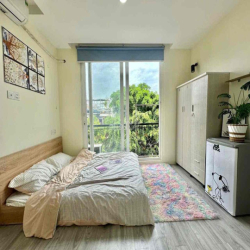 CHO THUÊ PHÒNG TRỌ STUDIO BAN CÔNG THOÁNG MÁT GẦN CÔNG VIÊN LÀNG HOA