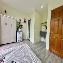 CHO THUÊ PHÒNG TRỌ STUDIO BAN CÔNG THOÁNG MÁT GẦN CÔNG VIÊN LÀNG HOA