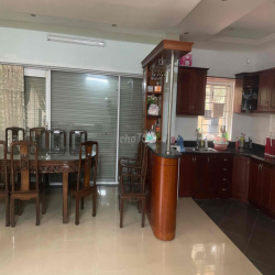 cho thuê biệt thự sân vườn 300m2 chính chủ