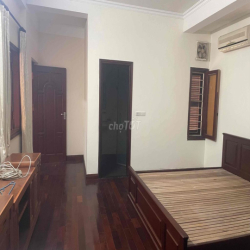 cho thuê biệt thự sân vườn 300m2 chính chủ