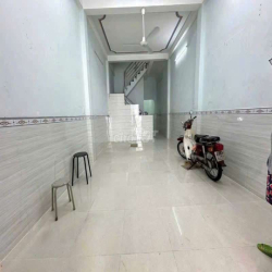 Nhà LÊ VĂN QUỚI [4x18, 3 lầu, 3pn, 3toilet] 13tr/tháng