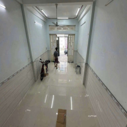 Nhà LÊ VĂN QUỚI [4x18, 3 lầu, 3pn, 3toilet] 13tr/tháng