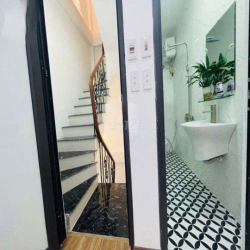 Cho thuê nhà riêng Dốc Thọ Lão - Lò Đúc - 30m2 - 4 tầng