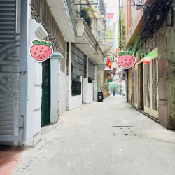 Cho thuê Nhà Hào Nam.(kinh doanh-  5 phòng ngủ).S:40m. 4T.16 tr/tháng