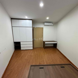 Cho thuê Nhà Hào Nam.(kinh doanh-  5 phòng ngủ).S:40m. 4T.16 tr/tháng