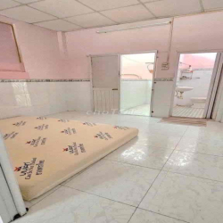 Hiếm! Nhà HXH 2PN2WC Đoàn Thị Điểm- kinh doanh ok-trệt lầu-chỉ 12tr/th