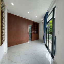 Cho thuê văn phòng góc 2 mặt tiền đường lớn giá 14tr - Vạn Phúc City