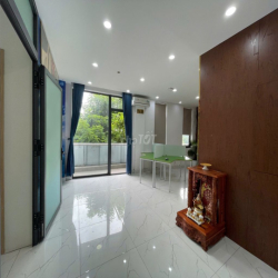 Cho thuê văn phòng góc 2 mặt tiền đường lớn giá 14tr - Vạn Phúc City