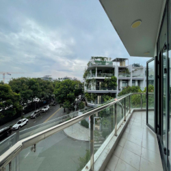 Cho thuê văn phòng góc 2 mặt tiền đường lớn giá 14tr - Vạn Phúc City