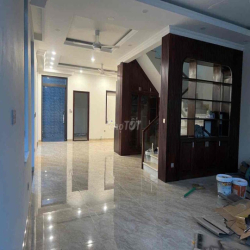NHÀ MỚI 100% 10x20M 5PN OTO ĐỖ THOẢI MÁI GẦN CAO TỐC-Q2