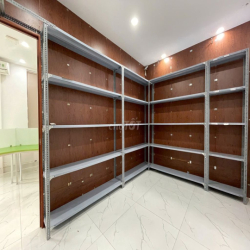 Cho thuê văn phòng góc 2 mặt tiền đường lớn giá 14tr - Vạn Phúc City
