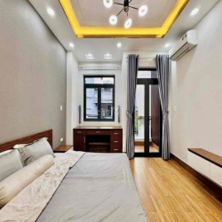 Cho Thuê Nhà Mới DT 230m2 1Trệt 3Lầu 4Pn 5Wc Sẵn Nội Thất Mới Đẹp