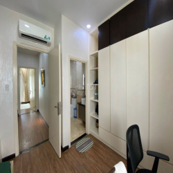 Cho thuê nhà 3 lầu, gara gần khu vực Đỗ Xuân Hợp, cầu Năm Lý