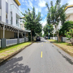 Cho thuê nhà 3 lầu, gara gần khu vực Đỗ Xuân Hợp, cầu Năm Lý