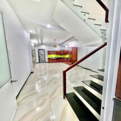 Nhà khu Tên Lửa 4.5x35,3.5 Tấm nhà đẹp